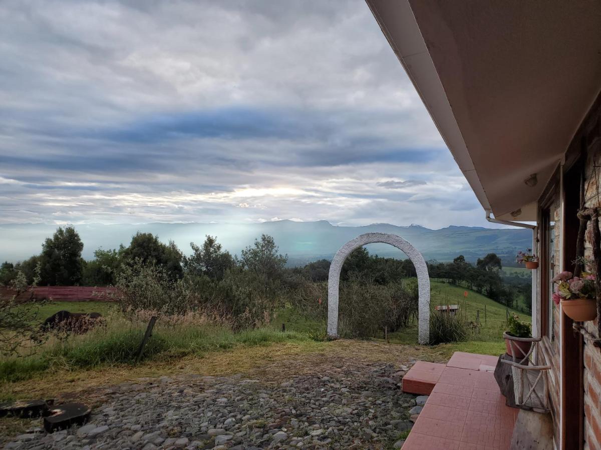 Balcon Al Cotopaxi Hosteria Sangolquí Extérieur photo